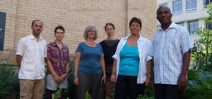 De gauche &Atilde;&nbsp; droite : M. Isma&Atilde;&laquo;l Hautecoeur, architecte paysagiste - Mme Lena Guezennec, apicultrice, CRAPAUP - Mme Jos&Atilde;&copy;e Belleau, agent de d&Atilde;&copy;veloppement, CR&Atilde; de Montr&Atilde;&copy;al - Mme Sophie Malavoy, directrice, Coeur des sciences - M. Nel Ewane, agronome